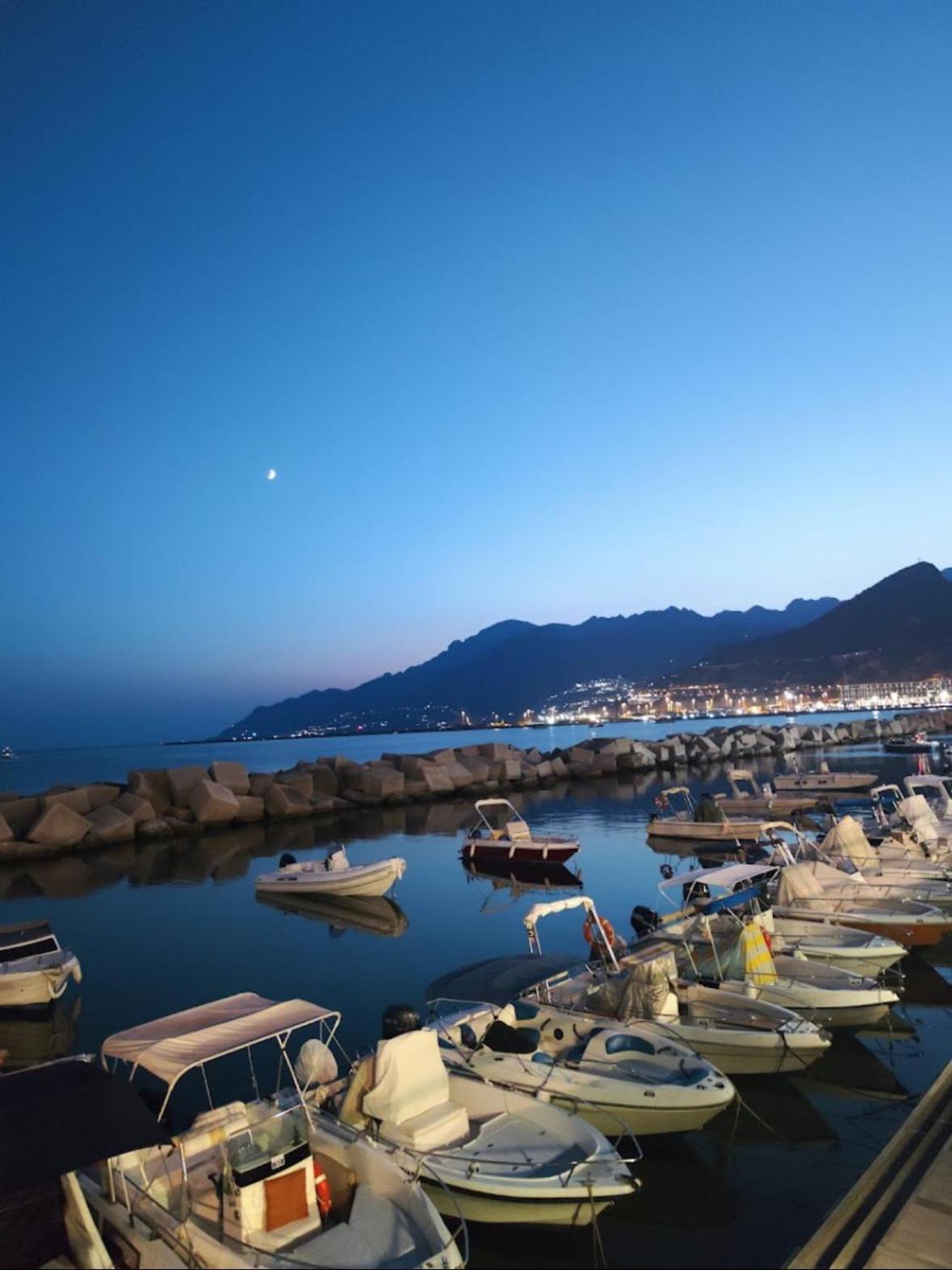 Salerno Mare E Luci Daire Dış mekan fotoğraf